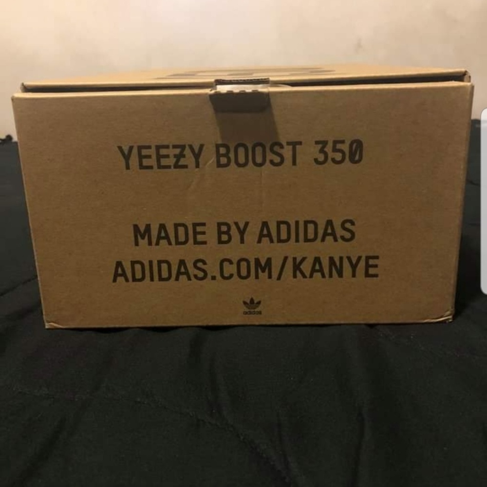 Yeezy Bred
